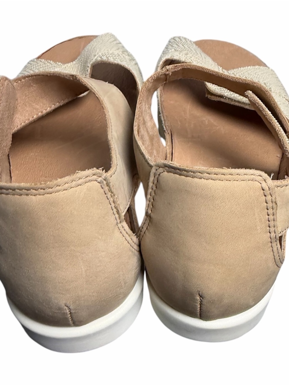 Brioso Haana Criss Cross Comfort Sandals in Neutral Beige & Cream 9.5 - Picture 5 of 6